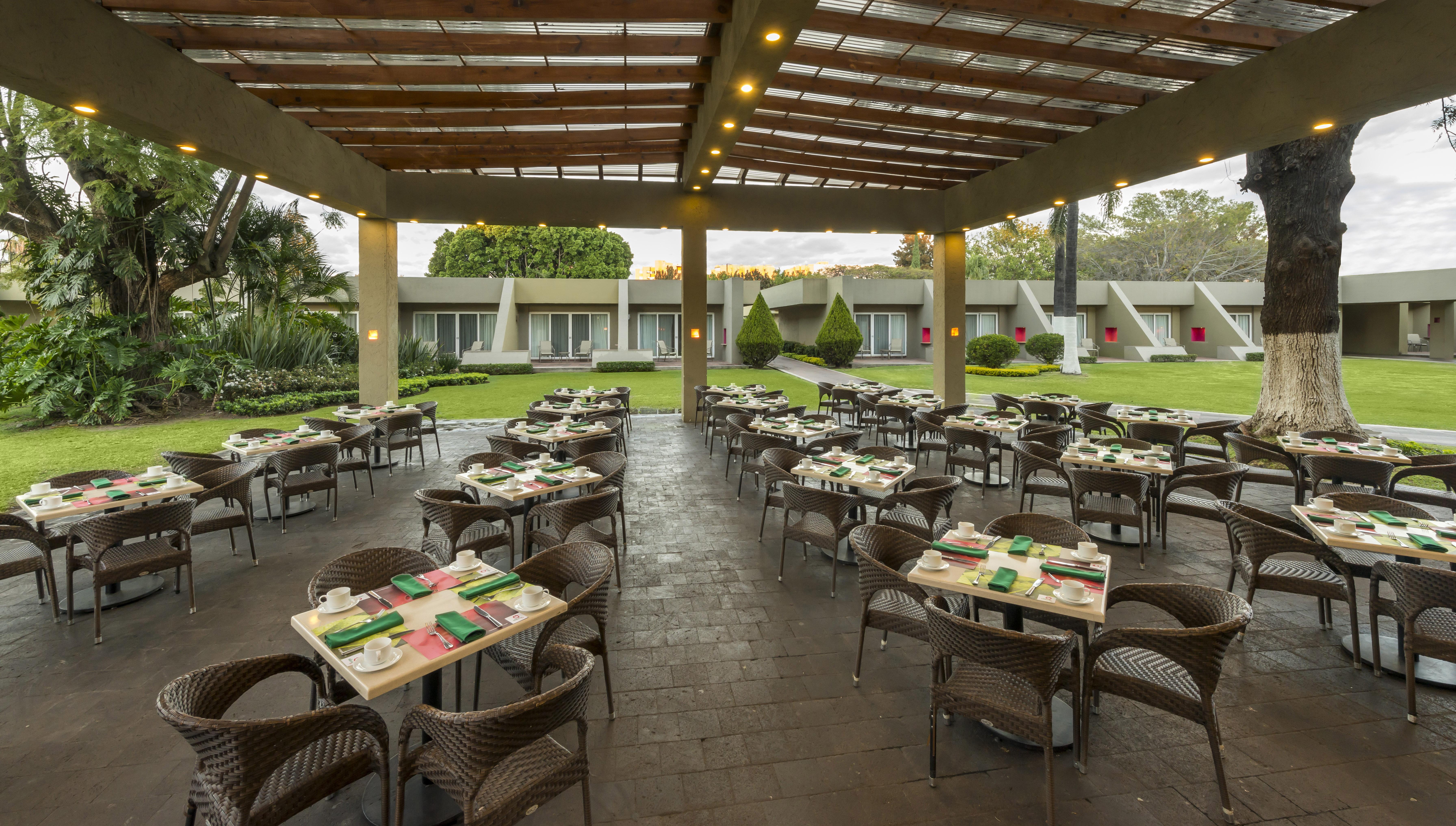 מלון ספופן Camino Real Guadalajara מראה חיצוני תמונה The restaurant at the hotel