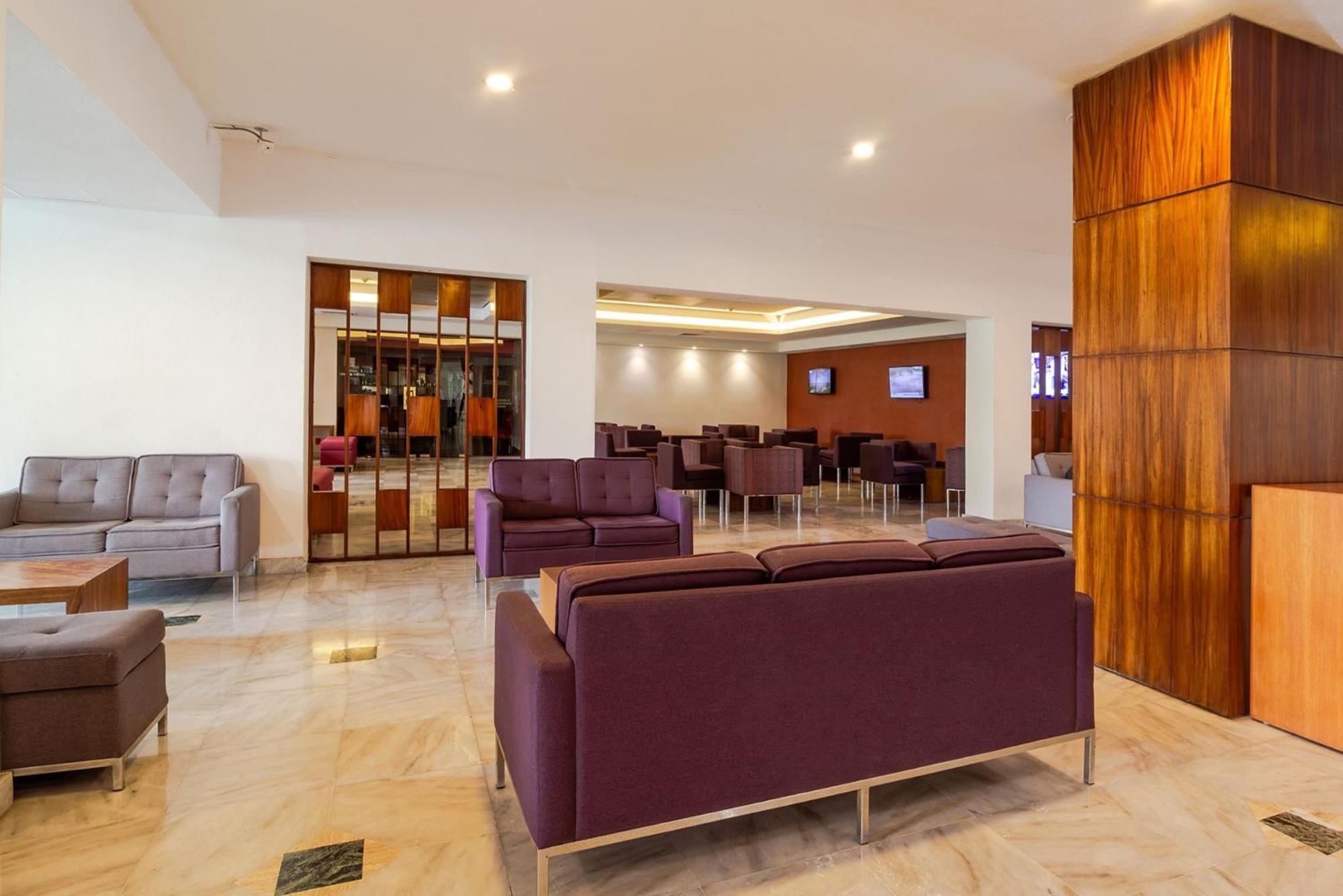 מלון ספופן Camino Real Guadalajara מראה חיצוני תמונה The lounge at the airport